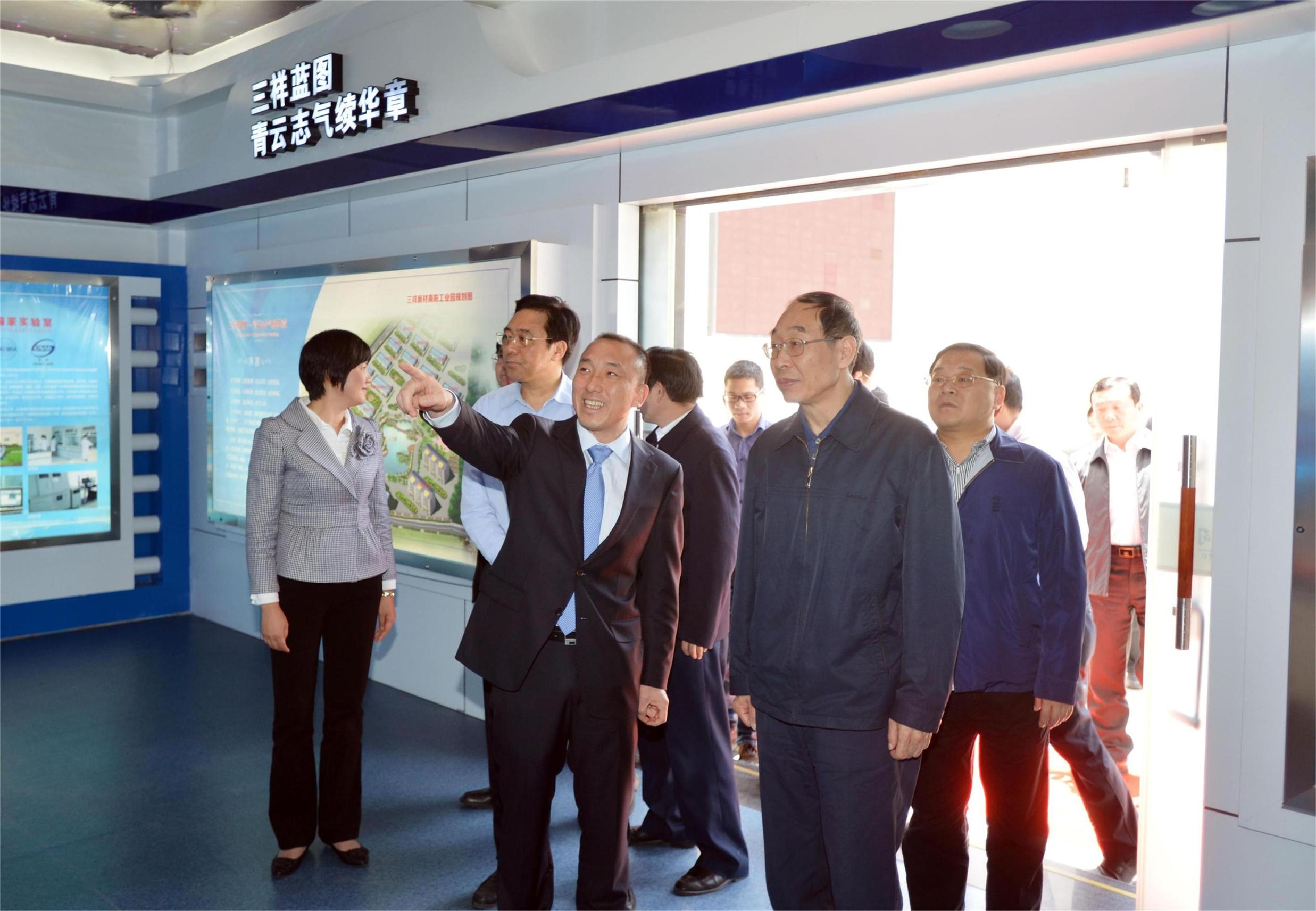 中央书记处书记、中央统战部部长尤权（时任福建省委书记、省人大常委会主任）视察九游会J9-33cc2b46-a26f-4171-ad81-c550ce31854b.jpg